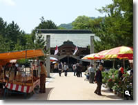 2011年津田石清水八幡宮 春市の写真①