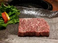 和牛焼肉　すみ屋　文八　志度店の霜降りサーロインステーキの写真