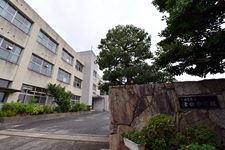 2014年8月13日津田中学校 学校見学会 津田中外観の写真①