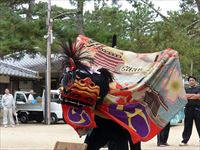 2014年10月5日津田の秋祭り「津田石清水神社 秋季大祭」の獅子舞の写真