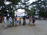 2013年 津田の夏越の津田の夏越の茅の輪潜り（ちのわくぐり）の写真