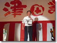 2010年 津田まつりのカラオケステージの写真③